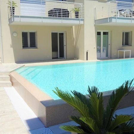 Holiday House Al Porto View Lake 佩斯基耶拉德加达 外观 照片