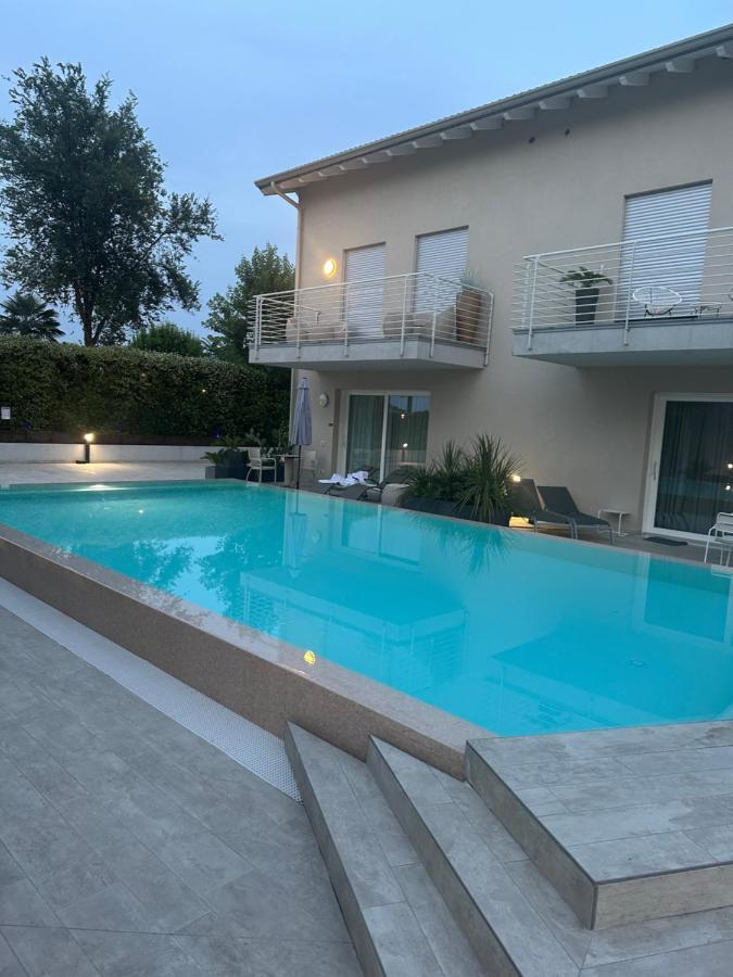 Holiday House Al Porto View Lake 佩斯基耶拉德加达 外观 照片